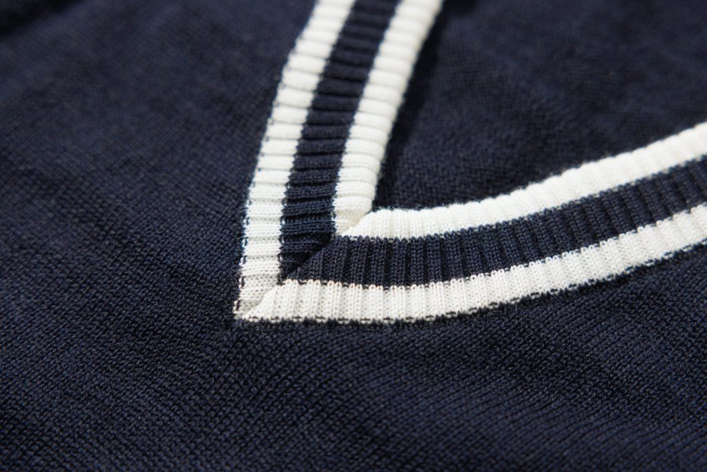 長袖セーター（紺） 神戸モデル標準服